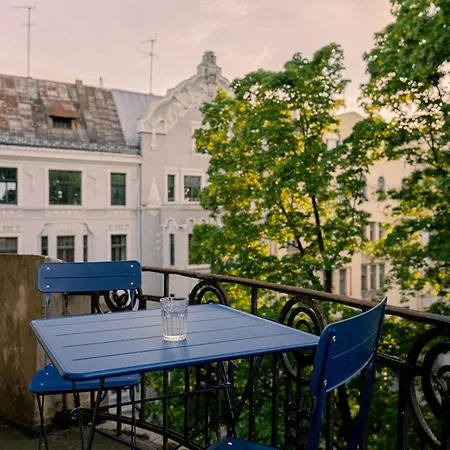Art Noveau Gem With Balcony Appartement *