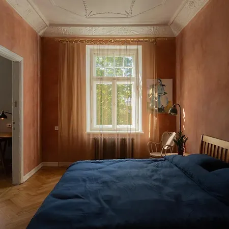 Art Noveau Gem With Balcony Appartement