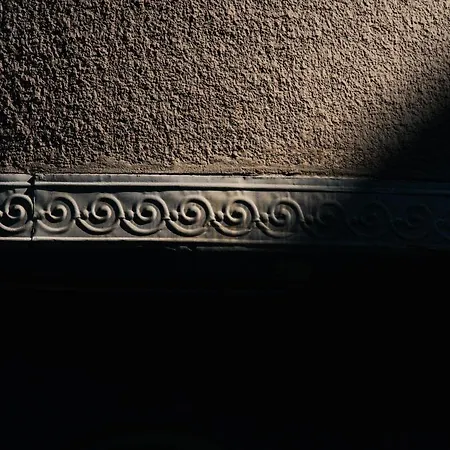 Art Noveau Gem With Balcony *